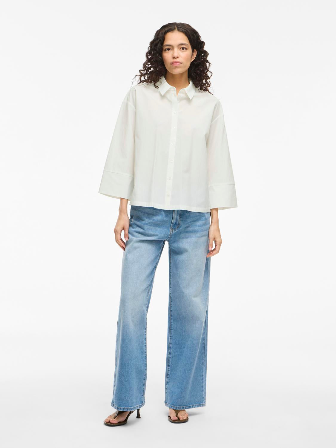 model_shot-front_full